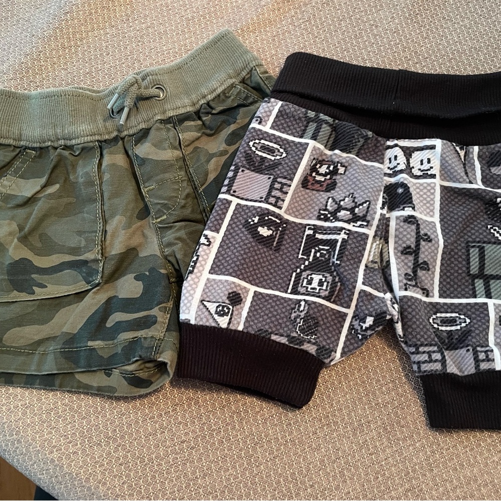 GAP Kids Green Camouflage and Gray Graphic Shorts